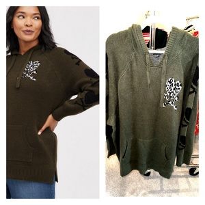 Torrid Raglan Tunic Sweater Hoodie with Heart. Olive Green. Size 5. NWT